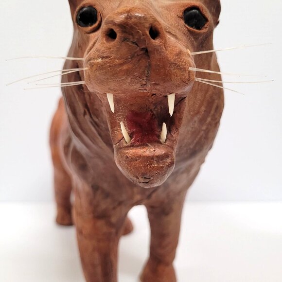 Lion Leather Wrapped Glass Eye Statue Figurine 12'' x 9'' Made in India Vintage - Picture 9 of 10